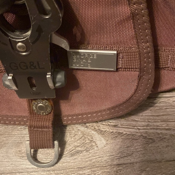 Vintage George Gina & Lucy crossbody Bag - Picture 5 of 17